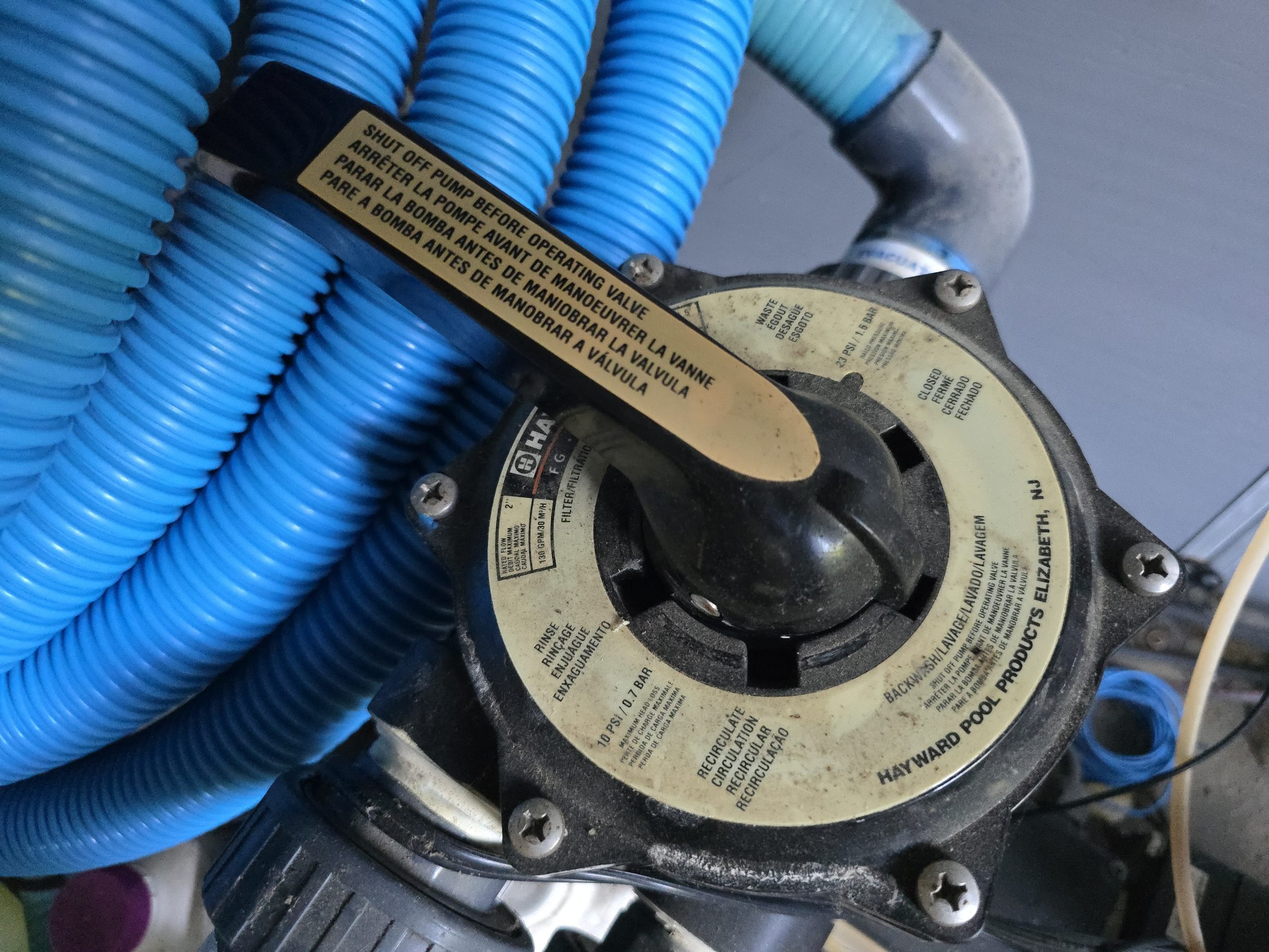 Vanne multivoies piscine en position backwash